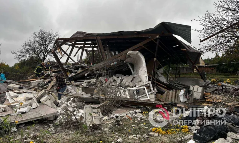 Наслідки ворожої атаки на Дніпровський район: деталі трагедії