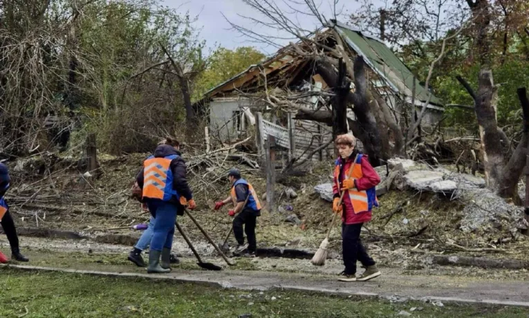 Наслідки ворожої атаки на Соборний район Дніпра