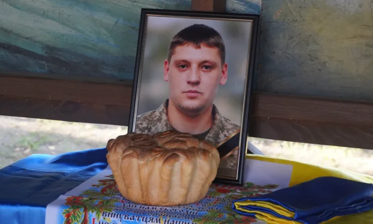 Нікополь попрощався із загиблим захисником Олександром Костишиним