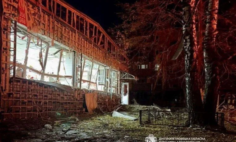 Ракетний удар по Синельниковому: є загиблі та поранені