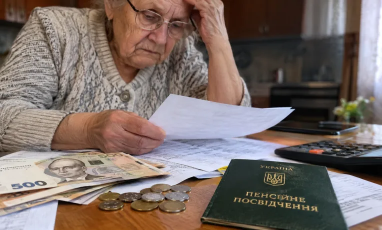 Що робити, якщо не вистачає стажу для пенсії у 2024 році
