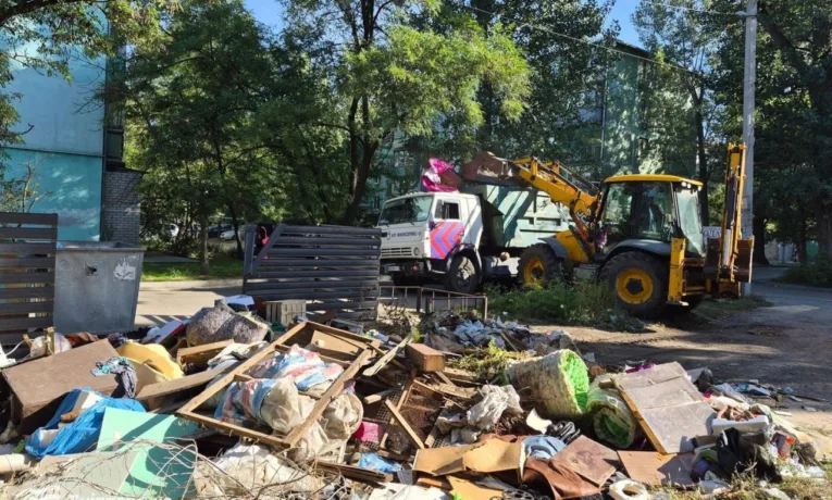 В Індустріальному районі Дніпра ліквідували велике звалище